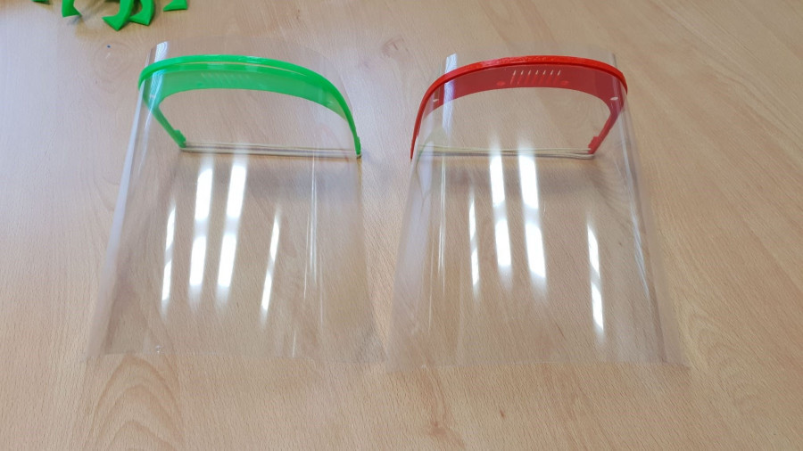 La fábrica de Cruzcampo en Sevilla inicia la producción de máscaras pantalla válidas para la protección del personal sanitario con sus equipos de impresión en 3D.