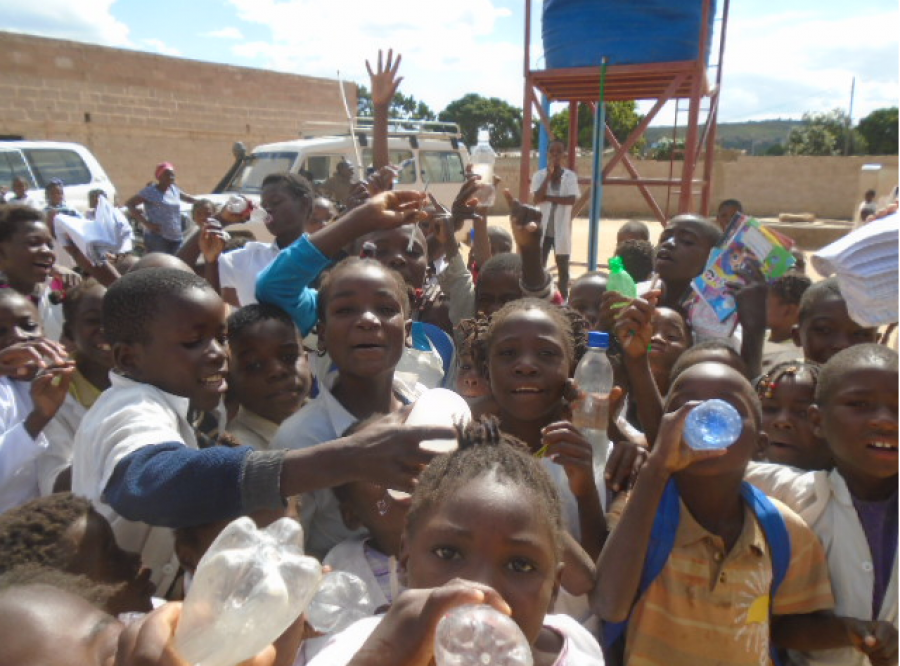 La Fundación ha promovido la construcción de 23 instalaciones de acceso a agua potable en África, América y Asia de la mano de las ONG Yanlaminim, World Vision y de la empresa social Auara.