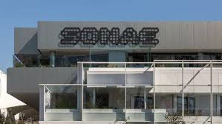 El resultado neto atribuible a los accionistas alcanzó los 165 millones de euros, registrando una evolución positiva excluyendo ítems no recurrentes.