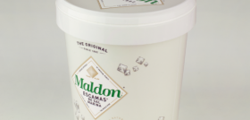 La marca inglesa de sal en escamas lanza un nuevo envase de 570 gramos ideado tanto para profesionales como para cocinar en el hogar.