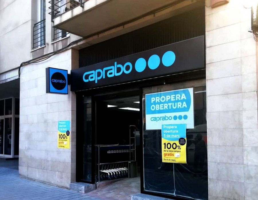 El nuevo Caprabo cuenta con una superficie de venta de 270 metros cuadrados y 6 trabajadores en plantilla.