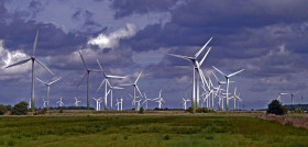 El programa Carbon Neutral Pallet de Chep permite a la empresa cervecera compensar su huella medioambiental con el proyecto Theni Wind Power en India.