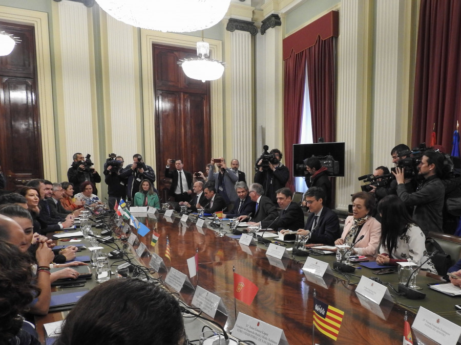 El ministro ha pedido a los consejeros y consejeras que hagan suyo el compromiso del Gobierno de incrementar el presupuesto de su comunidad autónoma destinado a financiar los seguros agrarios.