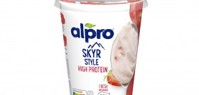 Para responder a quienes buscan opciones altas en proteína y 100% vegetales, Alpro amplía su portfolio con dos alternativas estilo skyr y una bebida alta en proteína con base de soja.