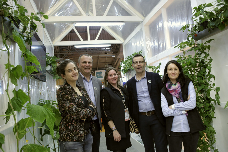 La principal atracción del stand es un invernadero real que muestra a los visitantes el método de producción bajo invernadero. Los asistentes a la feria podrán visitarlo del 22 de febrero al 1 de 