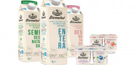 La leche cuenta con tres variedades clásicas: Entera, Semidesnatada y Desnatada, además de Semidesnatada y Desnatada Sin Lactosa por su parte,  Los yogures “Clesa Bienatur” serán naturales, con