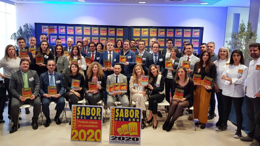 Foto de familia de los premiados en esta edición.
