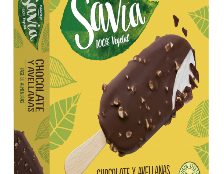 Con base de bebida de almendras y recubiertos de chocolate con avellanas, los nuevos Savia bombón 100% vegetales llegarán al mercado en el mes de marzo.