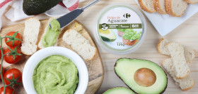 Esta fruta es fuente de nutrientes y ácidos grasos monoinsaturados, ácidos grasos insaturados, potasio y vitaminas C, E y B6; es fuente de fibra y no contiene ni lactosa ni gluten.
