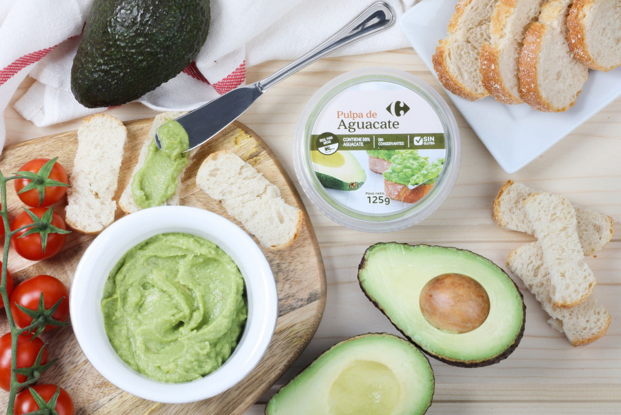 Esta fruta es fuente de nutrientes y ácidos grasos monoinsaturados, ácidos grasos insaturados, potasio y vitaminas C, E y B6; es fuente de fibra y no contiene ni lactosa ni gluten.