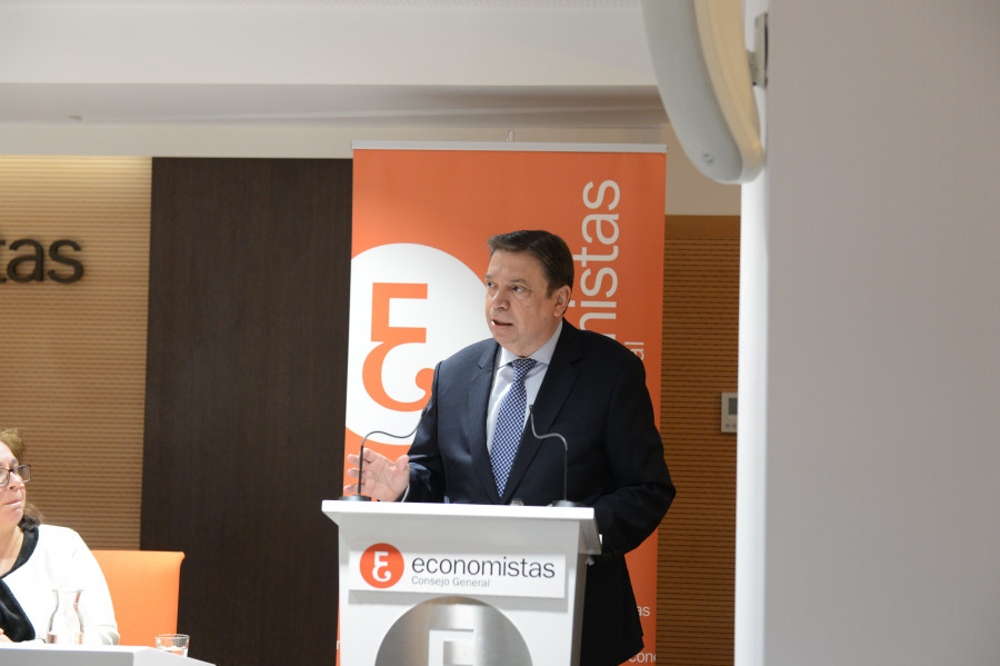 El ministro de Agricultura, Pesca y Alimentación, Luis Planas, ha participado hoy en el acto de presentación del Observatorio Financiero del Consejo General de Economistas, correspondiente al 3º cu