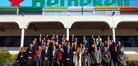 Fotografía del Cluster de Innovación en Envase y Embalaje que ha llevado a cabo un desayuno de trabajo en las instalaciones de Heineken en Valencia.