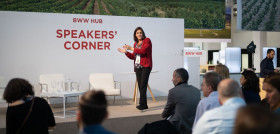 Coro Ramos, directora de marketing de OIVE, durante la presentación del mapa motivacional del consumidor en la BWW.