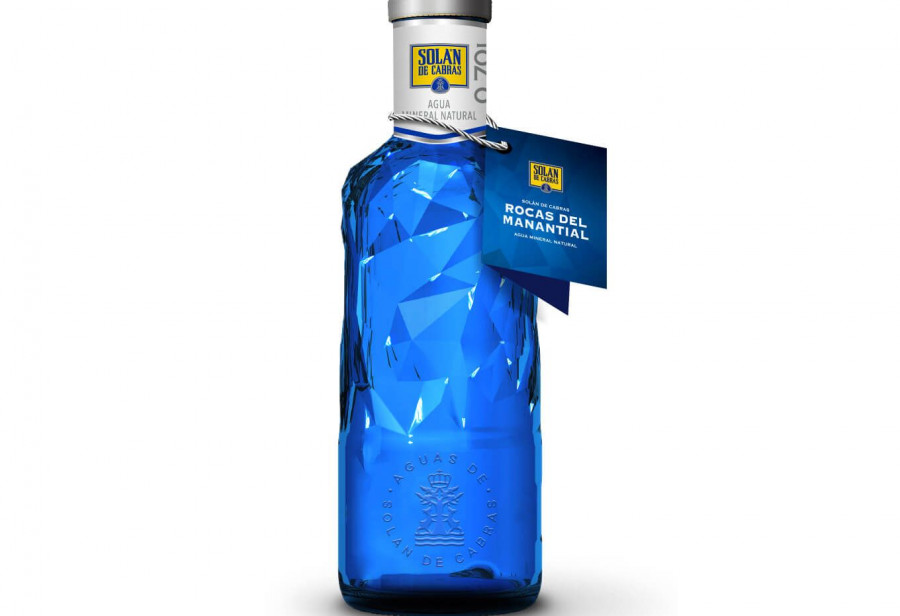 Se presenta en un formato especial, de vidrio de 70cl, 100% reciclable.