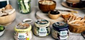 Las variedades, tradicional, berenjena con tahini y alcachofa con aceituna negra, son recetas elaboradas con ingredientes 100% naturales y sin aditivos.