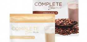 Se presenta en  formato en polvo y muy sencillo de preparar: mezclar una cucharada o mono porciones de Complete de Chocolate o Vainilla con 250 ml. de leche desnatada o vegetal y listo.