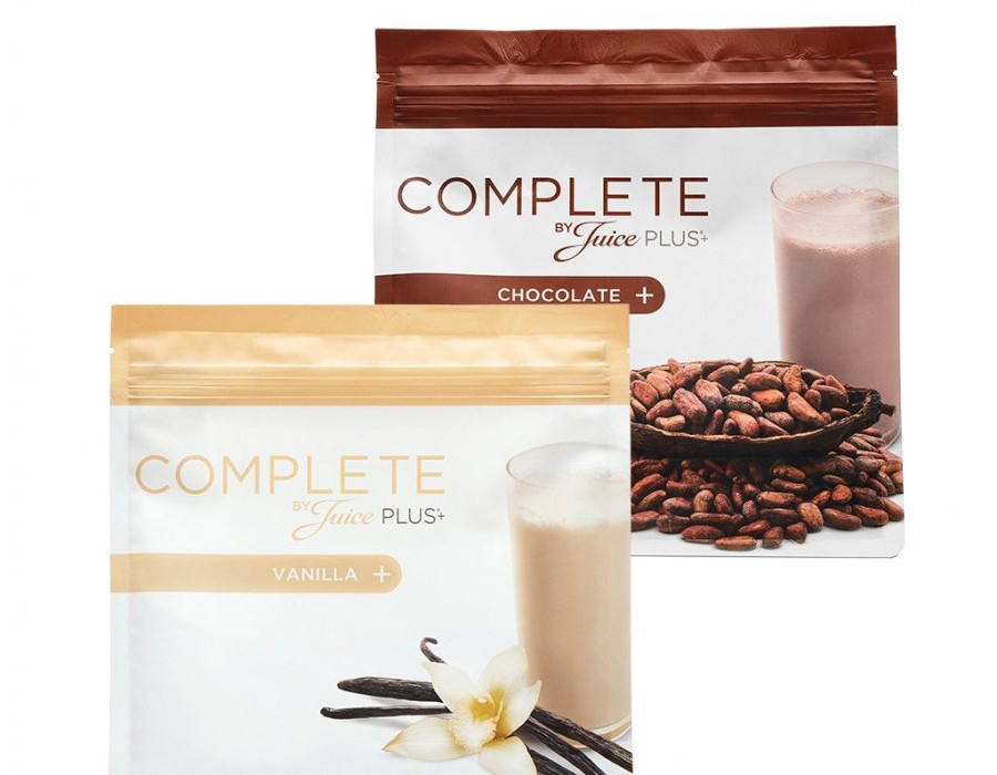 Se presenta en  formato en polvo y muy sencillo de preparar: mezclar una cucharada o mono porciones de Complete de Chocolate o Vainilla con 250 ml. de leche desnatada o vegetal y listo.