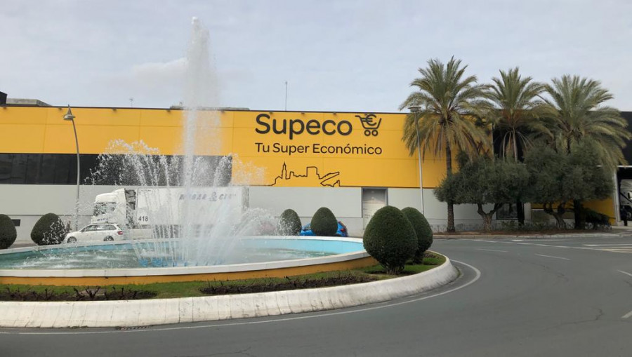 El nuevo Supeco de Sevilla cuenta con una sala de ventas de 1.672 metros cuadrados y una plantilla de 38 personas.