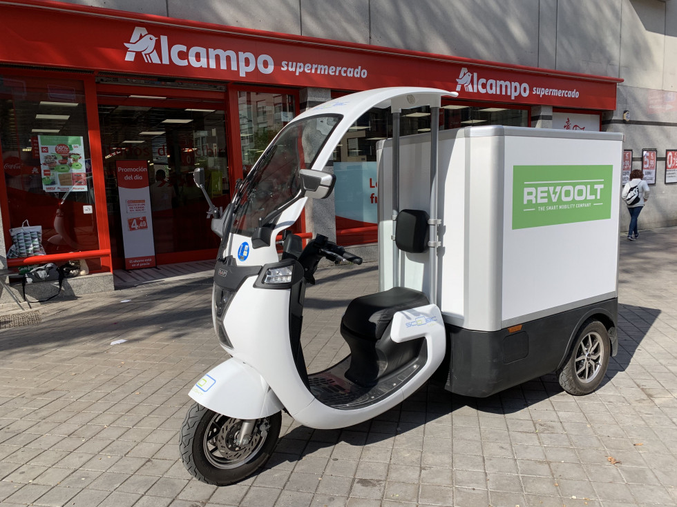 Se estima que el uso de este tipo de transporte en los 25 supermercados de Madrid evitará la emisión de 7,1 t de CO2 en un año.