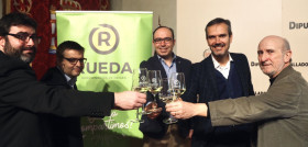 De izq a dcha: Pedro del Rio, coordinador de Rueda con Rueda, Jaime Alonso de Linaje, coordinador de Rueda con Rueda, Victor Alonso Monge, vicepresidente de la Diputación de Valladolid, Santiago Mora