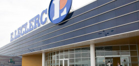 Una vez iniciada la aplicación, los usuarios podrán elegir su tienda favorita filtrando los contenidos de dicha tienda (plano de acceso, horarios y precios de la gasolina).