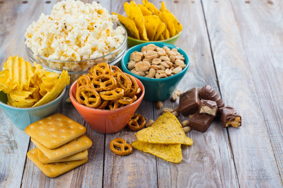 Según los datos de Aecoc Shopperview, predomina el consumo indulgente de productos más calóricos y procesados, pero crece la categoría de snacks saludables, como las opciones veggie.