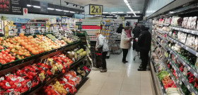El supermercado, con una sala de ventas de más de unos 745 metros cuadrados cuenta con un total de 21 trabajadores.