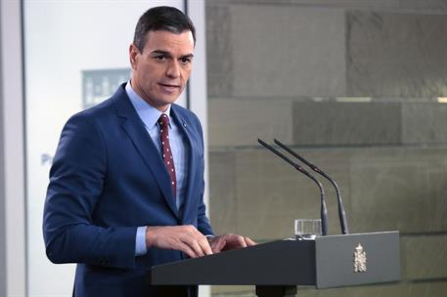 Pedro Sánchez, tras transmitir al rey la composición del nuevo Ejecutivo, ha presentado oficialmente los nombres de los veintidós miembros del primer Gobierno de coalición de la democracia españo