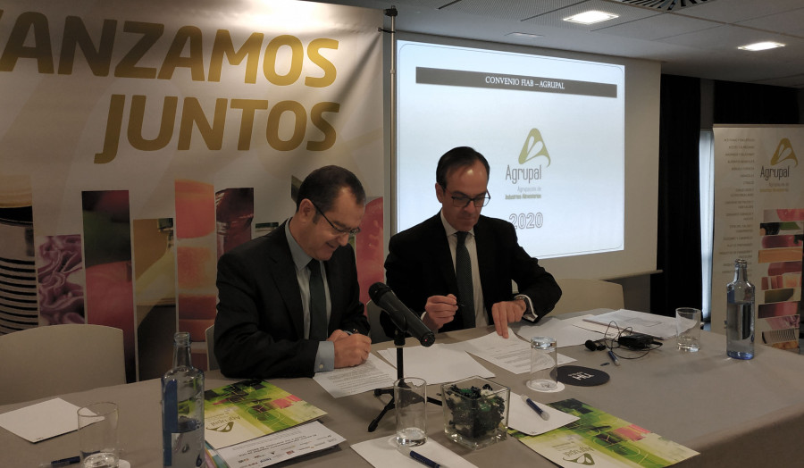 De izda. a dcha., José García Gómez, presidente de Agrupal, y Mauricio García de Quevedo, director general de Fiab.