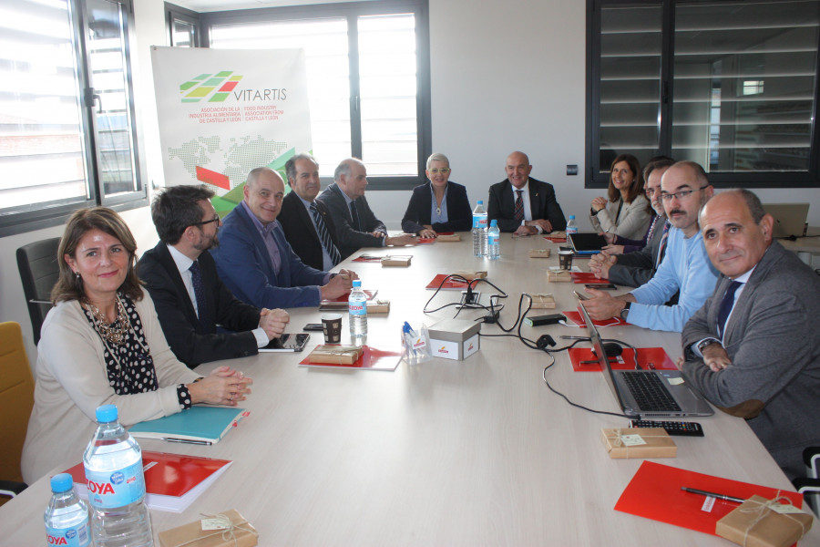 Reunión de la Junta Directiva de la Asociación en las instalaciones de la empresa Emilio Esteban.