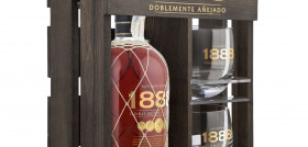 Los packs especiales de Navidad de Ron Brugal estarán a la venta en grandes superficies comerciales habituales.