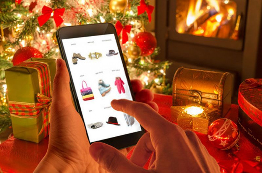 Los productos que más contribuyen al incremento del gasto online en Navidad son los estuches de fragancias, los dulces navideños y los vinos y espumosos.