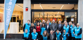 El nuevo supermercado tiene una superficie de cerca de 300 metros cuadrados en los que se ofrece un surtido de más de 4.500 productos.