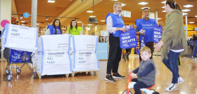 En la web de la compañía, Caprabo facilita las donaciones en lotes de alimentos básicos por valor de entre 5€ y 25€.
