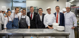 Alrededor de 100 asistentes, entre representantes institucionales y de la vida socio-cultural y especialistas gastronómicos, han degustado este menú.