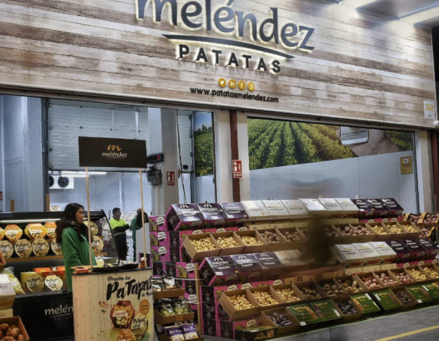 Patatas Meléndez ha inaugurado su presencia en el mercado central de Frutas y Hortalizas en Mercamadrid con un puesto situados en la nave E del mercado.