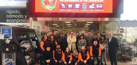 El establecimiento abre los 365 días al año de forma ininterrumpida de 6 a 24 horas. Un equipo humano de 25 profesionales trabaja en el complejo.