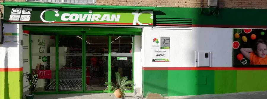 Con una sala de ventas de 180 metros cuadrados y 1 caja de salida, este supermercado ofrece las secciones propias de un establecimiento de proximidad: carnicería y charcutería en libre servicio, as