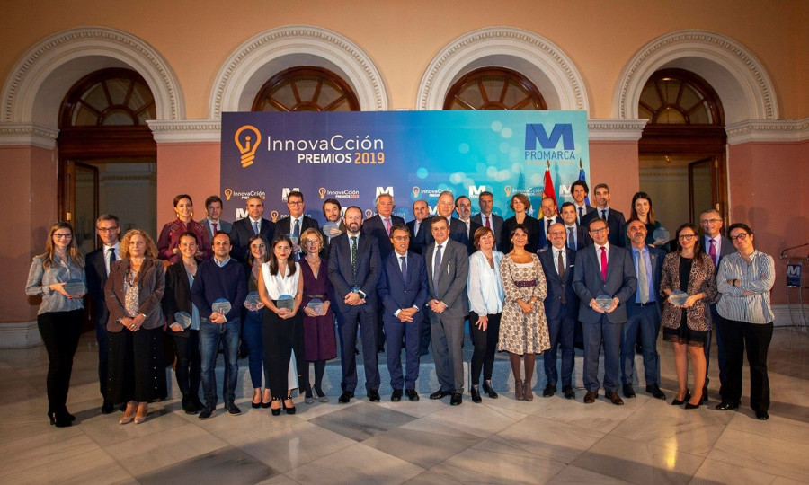 Foto de familia de los premios InnovaCción 2019.
