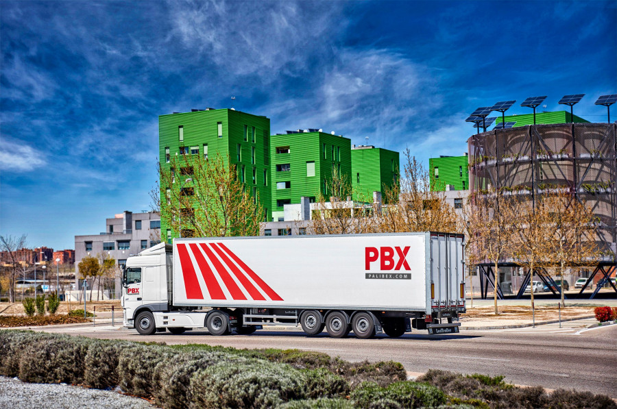 Un camión de la flota de Palibex durante una entrega.