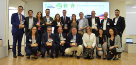 Los responsables de las empresas galardonadas tras el acto.