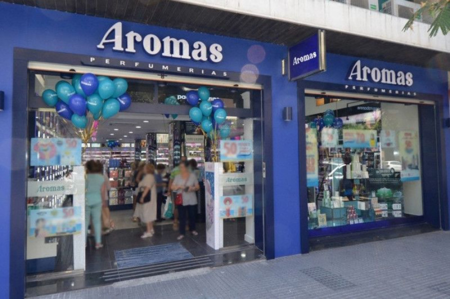 La nueva tienda de Aromas en C/Ana de Viya, 7 cuenta con un espacio de 220 metros cuadrados.