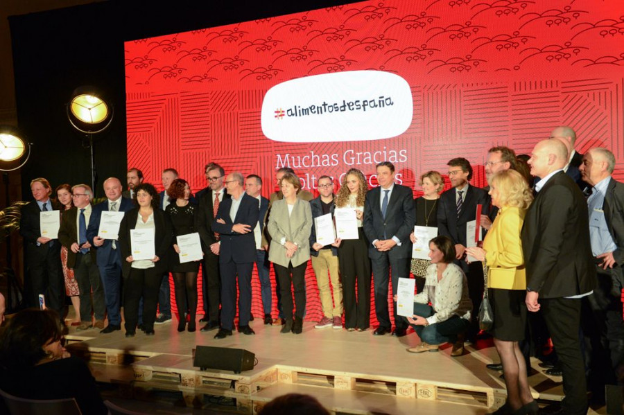 Todos los premiados tras recibir el galardón.