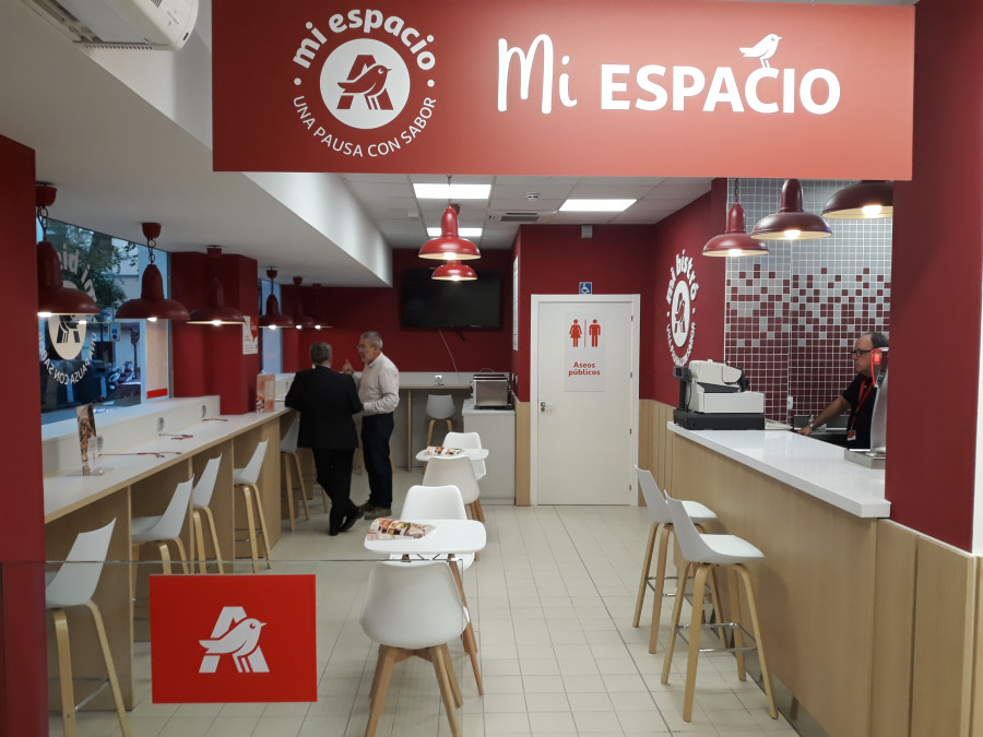 Mi Alcampo es la enseña comercial de Auchan Retail España, que reúne los formatos de hipermercados, supermercados y proximidad.