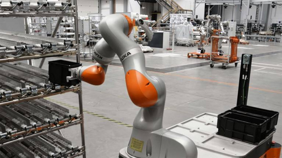 Uno de sus robots en la acción de producción de Kuka.