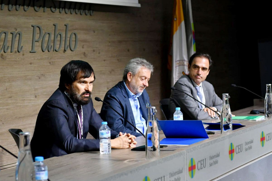 Los representantes de la compañías en la Jornada celebrada en CEU San Pablo.