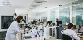 Laboratorio de microbiología de AINIA.