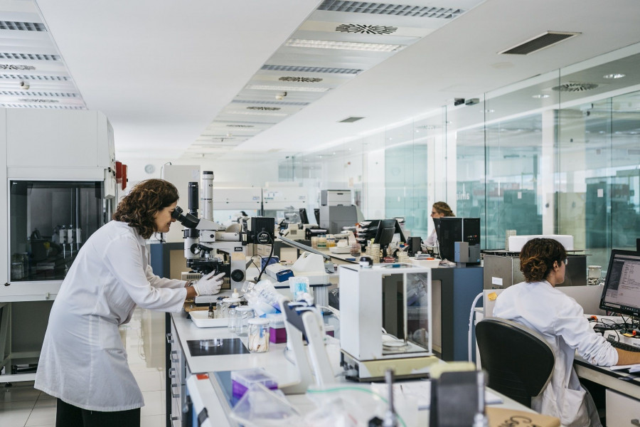 Laboratorio de microbiología de AINIA.