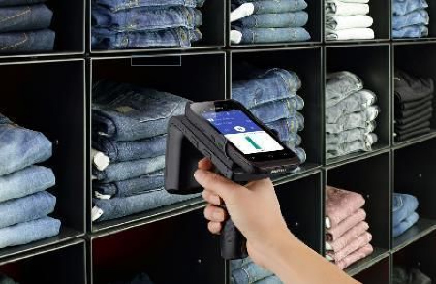 La tecnología está cambiando la forma de emprender, hacer negocios y relacionarse con los clientes, y el uso de equipos informáticos y dispositivos conectados a internet es cada vez mayor.