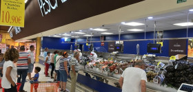 El Gadis Hiper de Tui, que suma más de 7.100 metros cuadrados de superficie total, ha ampliado la sala de ventas con esta remodelación, que ha dotado al establecimiento de modernas y funcionales ins